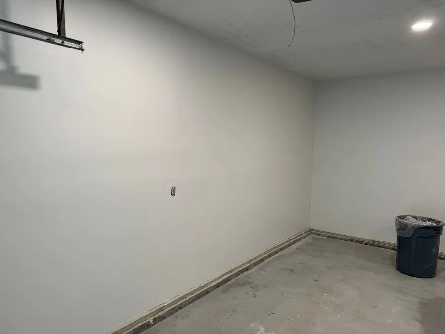 Garage Interior, Finished — finished, photo 1