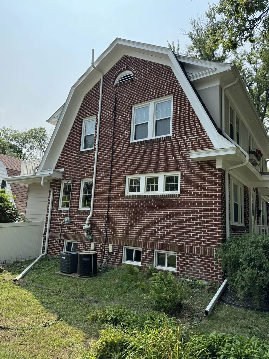 Brick Two-Story — Exterior Trim & Eaves — finished, photo 2